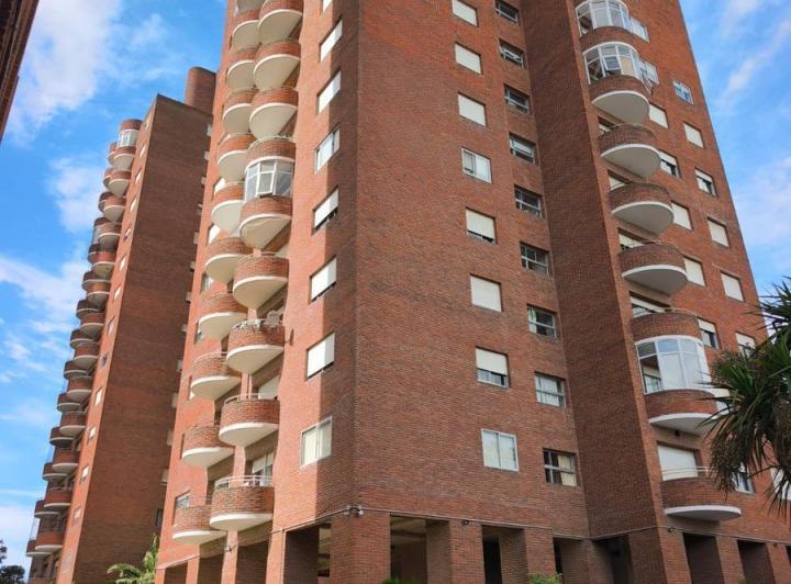 Departamento · 82m² · 4 Ambientes · 1 Cochera