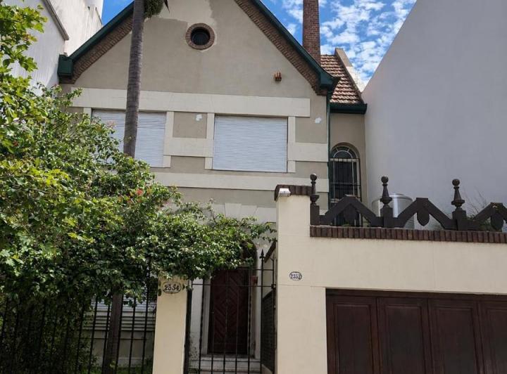 Casa · 200m² · 4 Ambientes · 1 Cochera