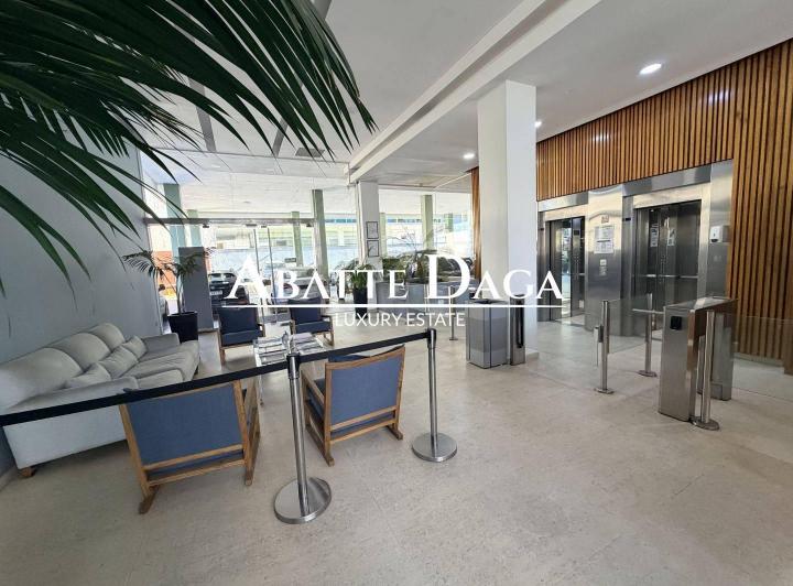Oficina comercial · 407m² · 5 Cocheras