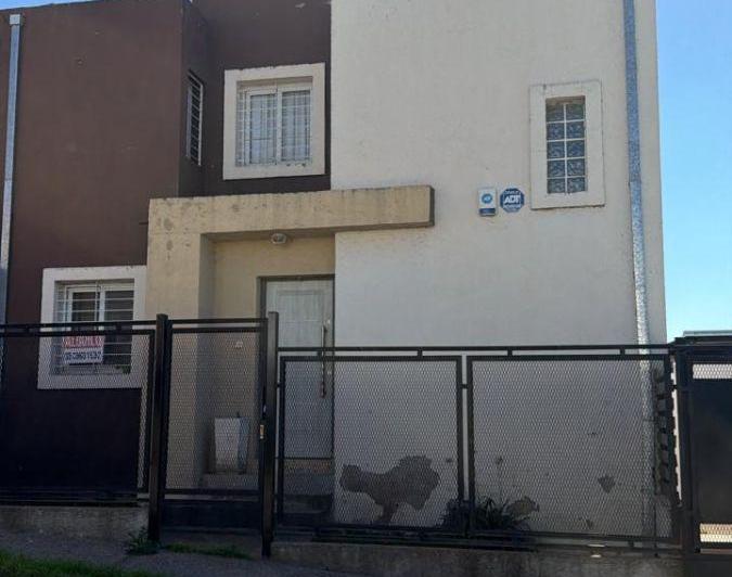 Casa · 90m² · 4 Ambientes · 1 Cochera