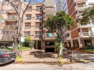 Departamento · 97m² · 4 Ambientes · 1 Cochera · Cómodo Piso en Venta y Alquiler con Cochera, en El Centro de Martínez, Edificio de Pocas Unidades.
