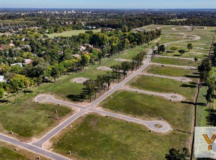 Terreno · 605m²