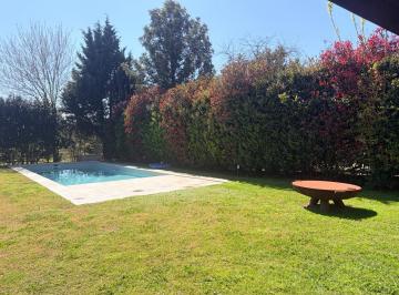 Casa · 180m² · 5 Ambientes · 3 Cocheras · Casa - Santa Guadalupe