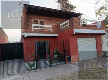 Casa · 165m² · 4 Ambientes · 2 Cocheras · Venta Casa 4 Ambientes con Local y Cochera Florencio Varela