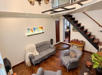Casa · 181m² · 5 Ambientes · 1 Cochera · Casa de 3 Dorm. + Cochera y Jardin