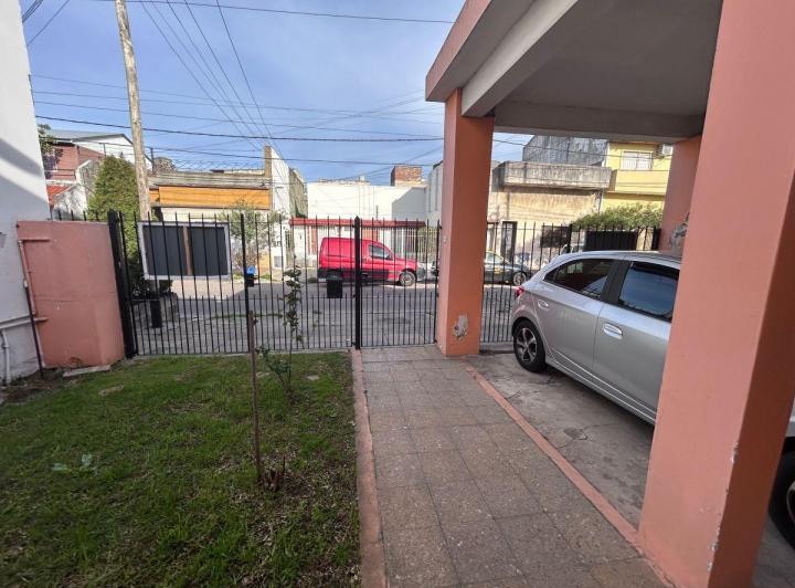 Casa · 120m² · 3 Ambientes · 2 Cocheras