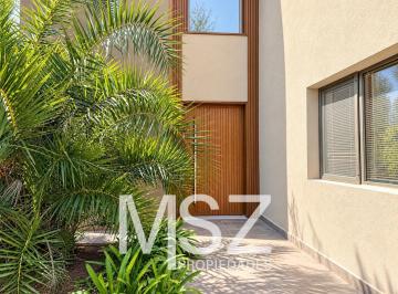 Casa · 260m² · 9 Ambientes · 2 Cocheras · Casa en Venta y Alquiler en Los Sauces. Lote Interno!