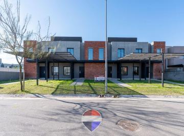Casa · 152m² · 5 Ambientes · 1 Cochera · Venta Duplex 3 Dormi 3 Baños Docta Av Córdoba