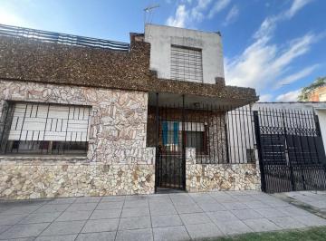 Casa · 158m² · 4 Ambientes · 2 Cocheras · Casa en Venta 4 Amb Podesta/cocheras/quincho