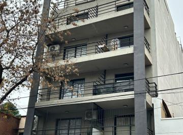 Departamento de 3 ambientes, Barracas · Excelente Semipiso Muy Luminoso Amplio Balcon Orientacion Este.