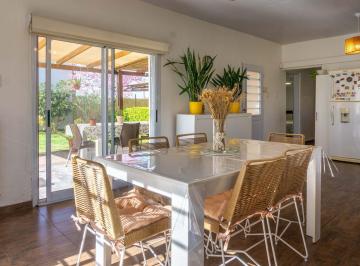Casa · 73m² · 2 Ambientes · 2 Cocheras · Casa en Venta en Parque Sicardi. Apto Credito