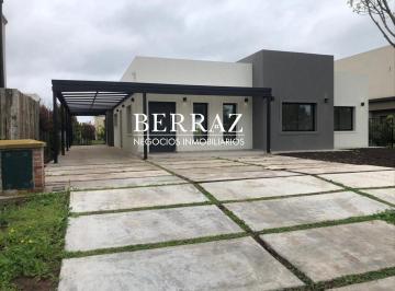 Casa · 173m² · 4 Ambientes · 3 Cocheras · Casa Venta 3 Dorm. Lote de 478 m² Barrio Santo Tomás, Pilar, Zona Nor