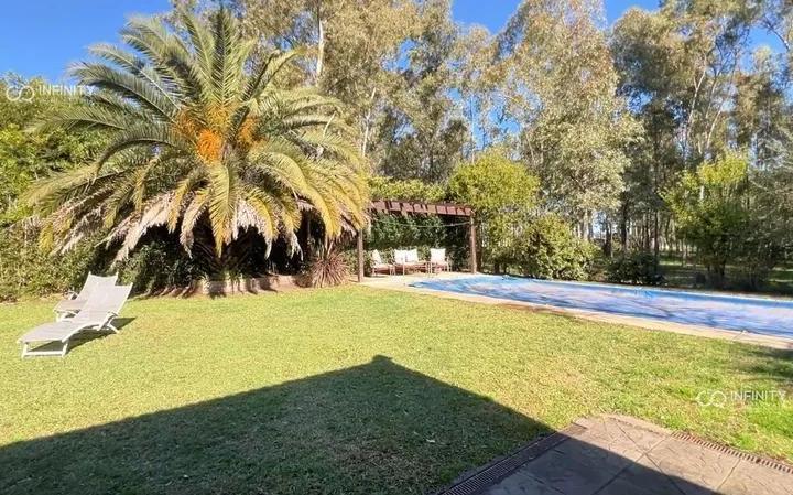 Casa · 348m² · 6 Ambientes · 6 Cocheras