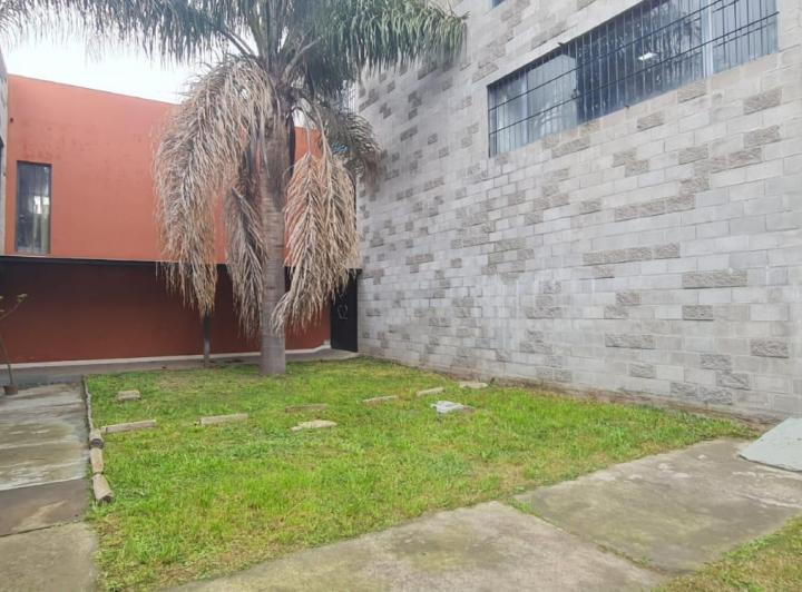 Depósito · 892m² · 6 Cocheras