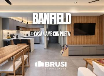 Casa · 160m² · 4 Ambientes · 2 Cocheras · Casa en Venta en Lomas de Zamora - 4 Ambientes con Pileta