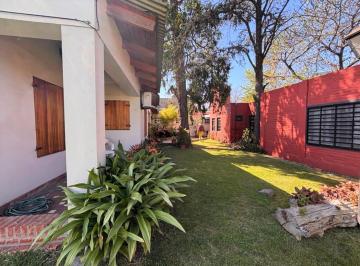 Foto · Casa con 3 Dorm.. Piscina. Parque. Tolosa, La Plata