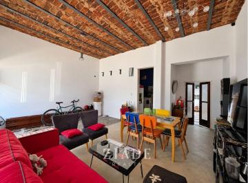 PH · 90m² · 4 Ambientes · 1 Cochera · Venta PH 4 Ambientes Garage Patio con Techo Rebatible Quincho Parrilla Parque Chacabuco
