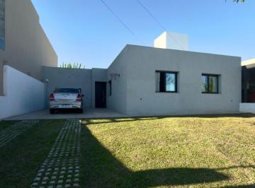 Casa de 9 ambientes, Córdoba · ¡Oportunidad! Casa en Venta en Barrio Comarca de Allende, 3 Dorm. Lote Central