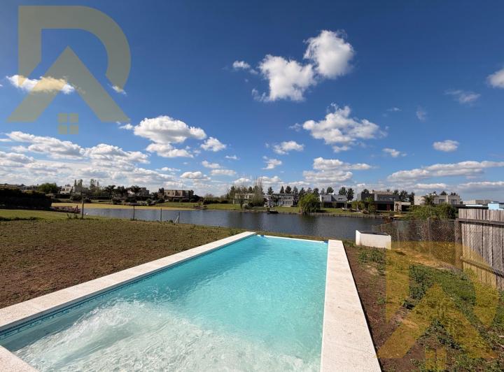 Casa · 180m² · 5 Ambientes · 1 Cochera