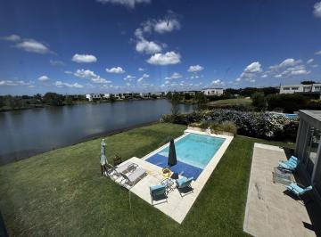 Casa · 176m² · 4 Ambientes · 4 Cocheras · Casa en Venta a La Laguna en El Cantón Islas | 60 m de Costa Pileta