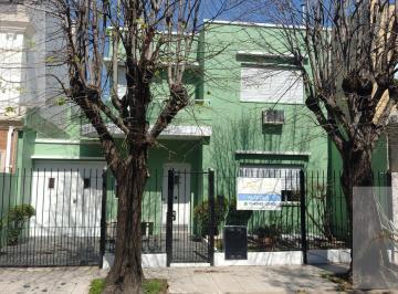 Casa · 142m² · 5 Ambientes · 2 Cocheras · Hermosa Casa en Alquiler en Vicente López