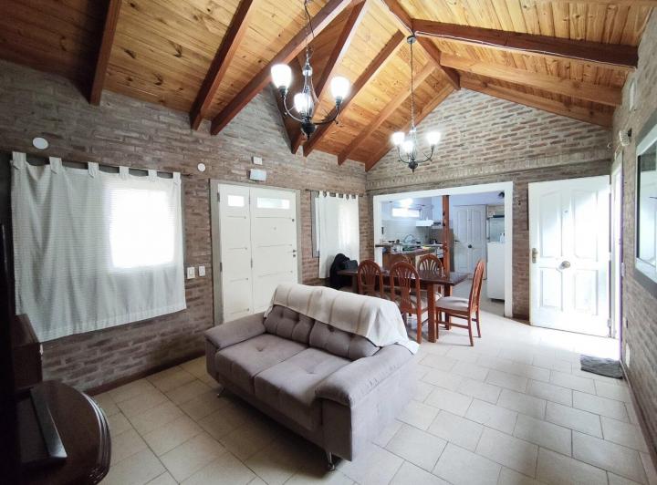 Casa · 108m² · 5 Ambientes · 1 Cochera