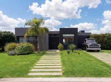 Casa · 180m² · 3 Ambientes · 1 Cochera · Casa 3 Ambientes en Venta en Lagos de San Eliseo con Pileta