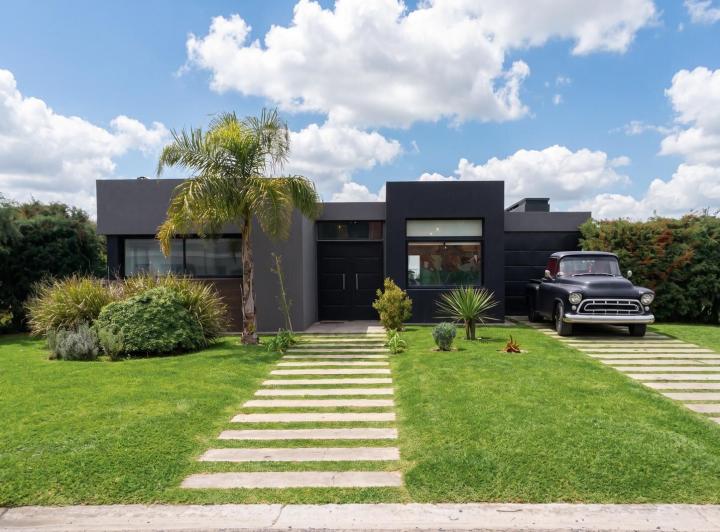 Casa · 180m² · 3 Ambientes · 1 Cochera