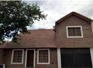 Casa · 180m² · 8 Ambientes · 1 Cochera · Mapa Propiedades Vende Hermosa Casa en Dorrego