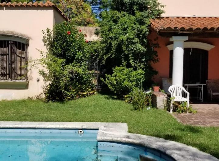 Casa · 460m² · 6 Ambientes · 6 Cocheras