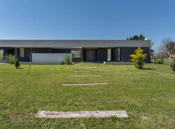 Casa · 298m² · 4 Ambientes · 4 Cocheras · Casa 4 Amb con Parque - Barrio Privado La Elina