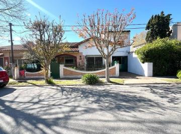 Casa · 125m² · 6 Ambientes · 2 Cocheras · Casa en Venta en Manuel B. Gonnet