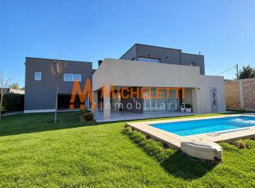 Casa · 510m² · 8 Ambientes · Casa en Venta - Barrio La Masia