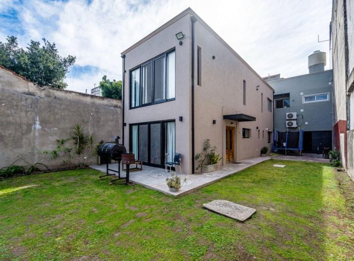 Casa · 552m² · 9 Ambientes · 3 Cocheras