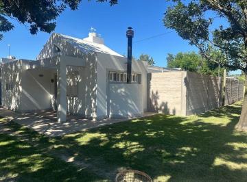 Casa · 100m² · 4 Ambientes · 1 Cochera · Casa en Venta en Reconquista, 3 Dorm.