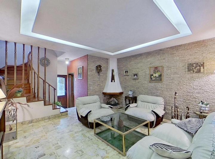 Casa · 170m² · 3 Ambientes · 1 Cochera