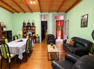 Casa · 148m² · 4 Ambientes · 1 Cochera · Venta Casa Sarandí Avellaneda