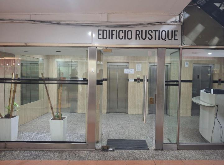 Venta Monoambiente Retiro a Refaccionar