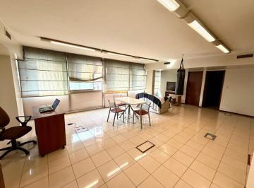 Departamento · 136m² · 5 Ambientes · Venta de Oficina en Tribunakes/piso Alto