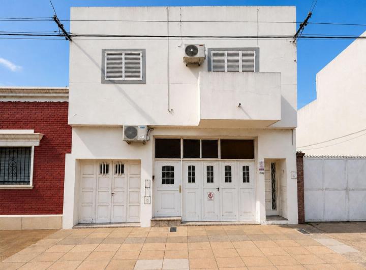 Casa · 150m² · 5 Ambientes · 2 Cocheras