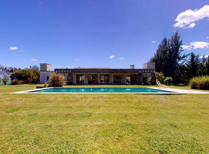 Casa · 202m² · 4 Ambientes · 4 Cocheras