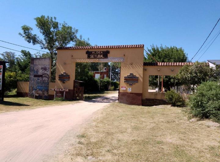 Terreno · 858m²