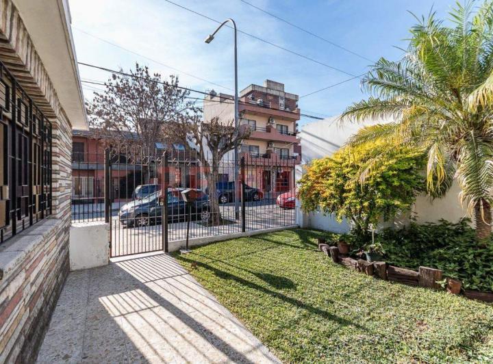Casa · 129m² · 3 Ambientes · 1 Cochera