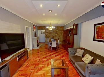 Departamento · 95m² · 4 Ambientes · 1 Cochera · Depto 4 Amb en Venta. Cochera. Dep. V. del Parque