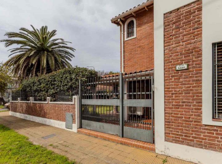 Casa · 179m² · 4 Ambientes · 3 Cocheras