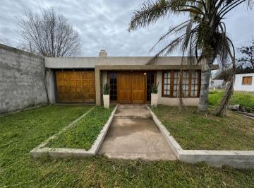 Casa · 127m² · 1 Ambiente · 1 Cochera · Venta Casa Barrio Chateau Los Robles
