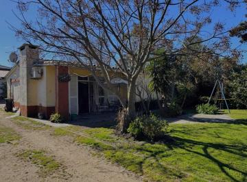 Casa · 137m² · 3 Ambientes · 1 Cochera · Vende 2 Casas en un Padrón 2d Lomas de Solymar