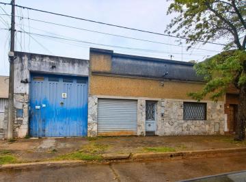 Bodega-Galpón · 436m² · 3 Ambientes · Galpón en Venta de 436 m² Apto Crédito en Barrio Roque Sáenz Peña
