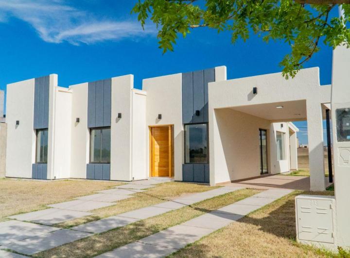 Casa · 100m² · 3 Ambientes · 1 Cochera