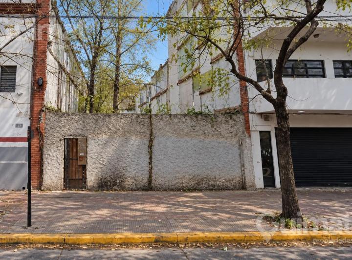Terreno · 332m²